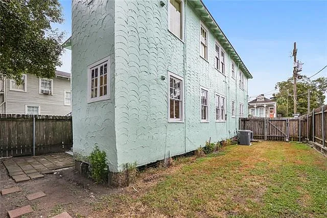 2422 Short St — Photo 12