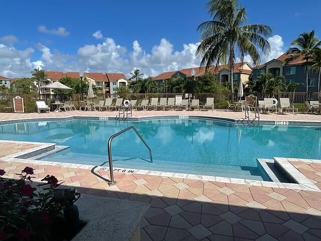 1st image of 508 Villa Cir #508