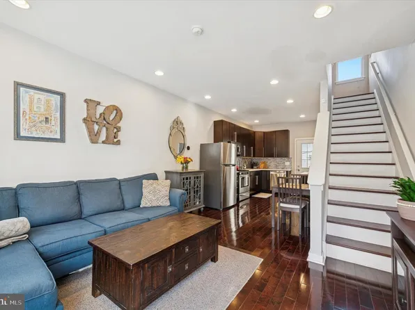 1008 S Bouvier St, Philadelphia, PA 19146