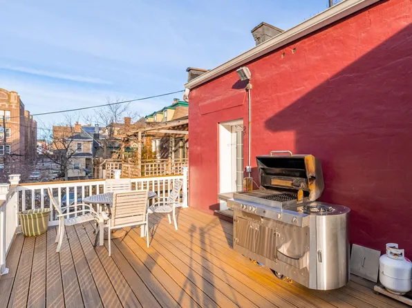 895 Summit Avenue image 15 of 22