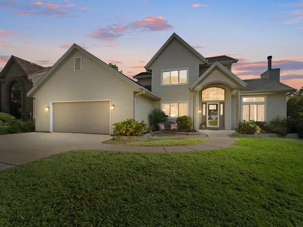 1874 Cypress DRIVE, Grafton, WI 53024