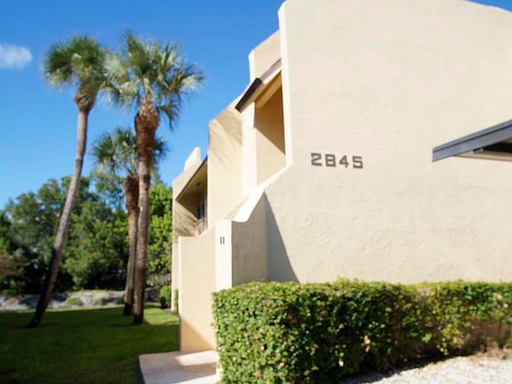 2nd image of 2845 SW 22nd Avenue #101