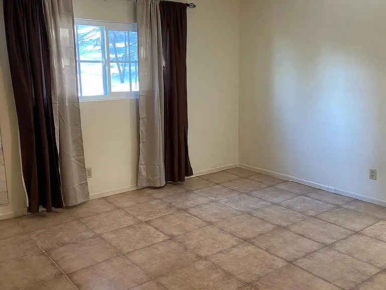 Hilltop Dr — Photo 5