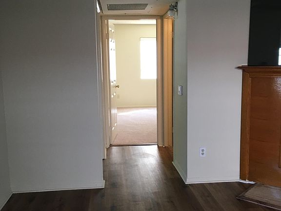 4th image of 12948 Moorpark St APT 1