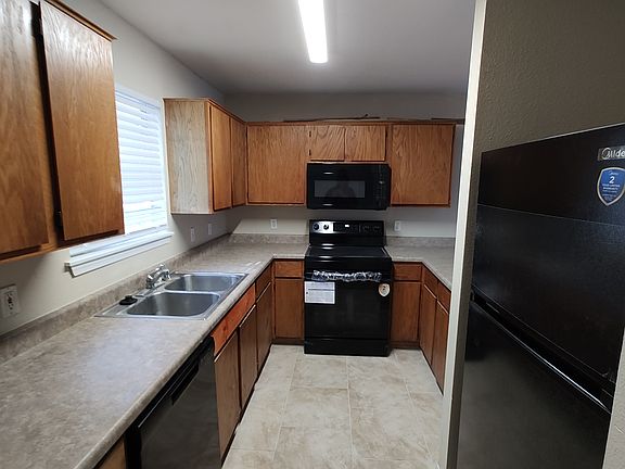 5th image of 11 W Rainsong St