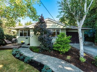 1752 Kisber Ave, Saanich, BC V8P 2W7