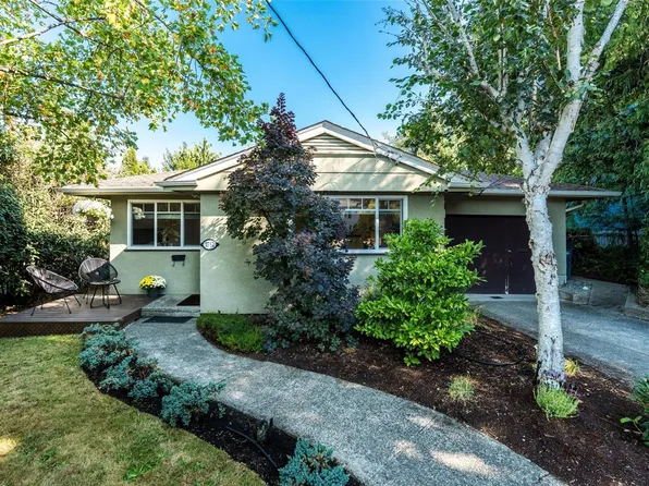 1752 Kisber Ave, Saanich, BC V8P 2W7