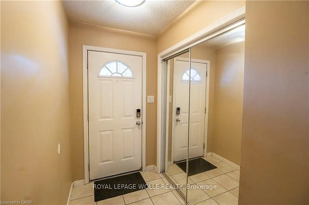 3 bed, $2,695 — Photo 2