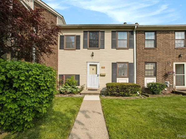 1875 Sheffield Dr, Ypsilanti, MI 48198