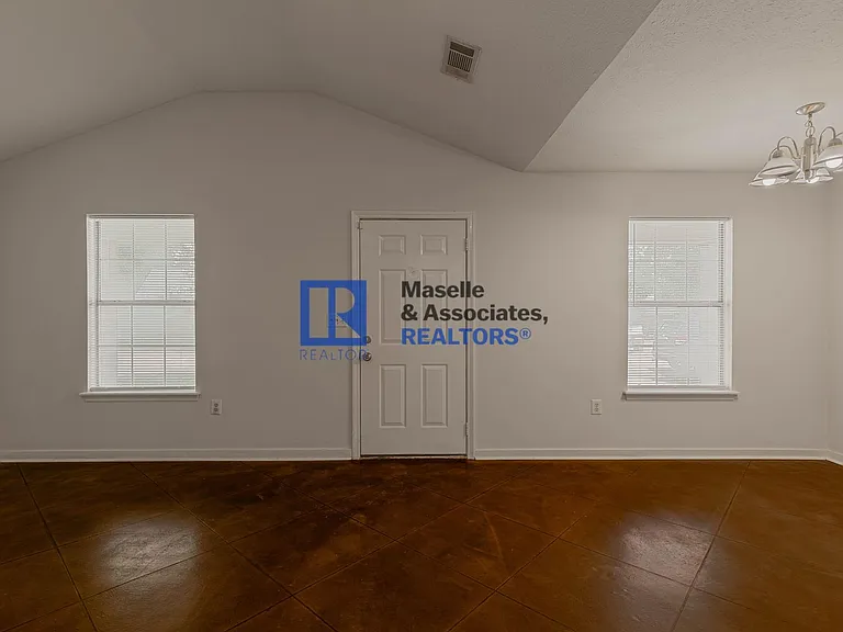 1212 Barnett Bend Cir — Photo 7
