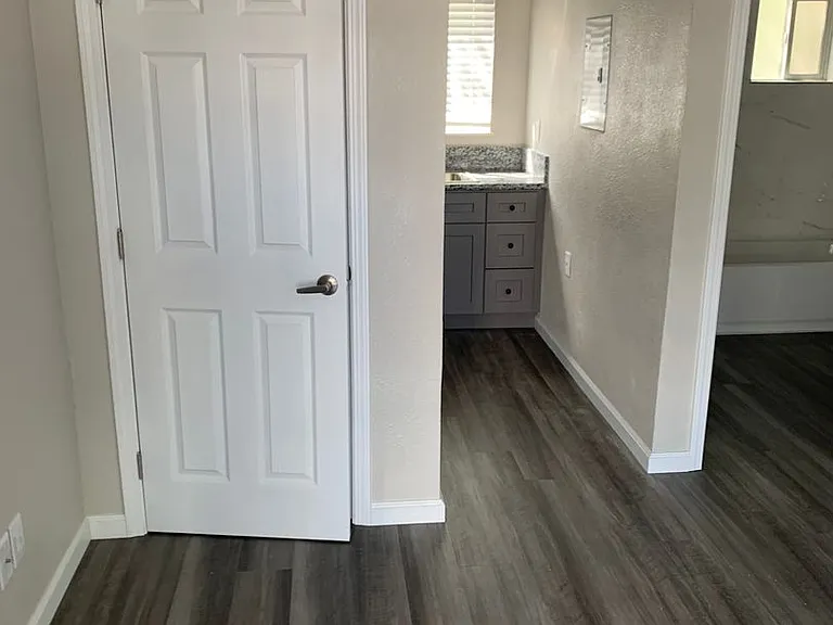 Stonecreek Apartments — Photo 7