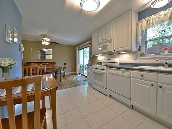 5th image of 1220 Flora Ln