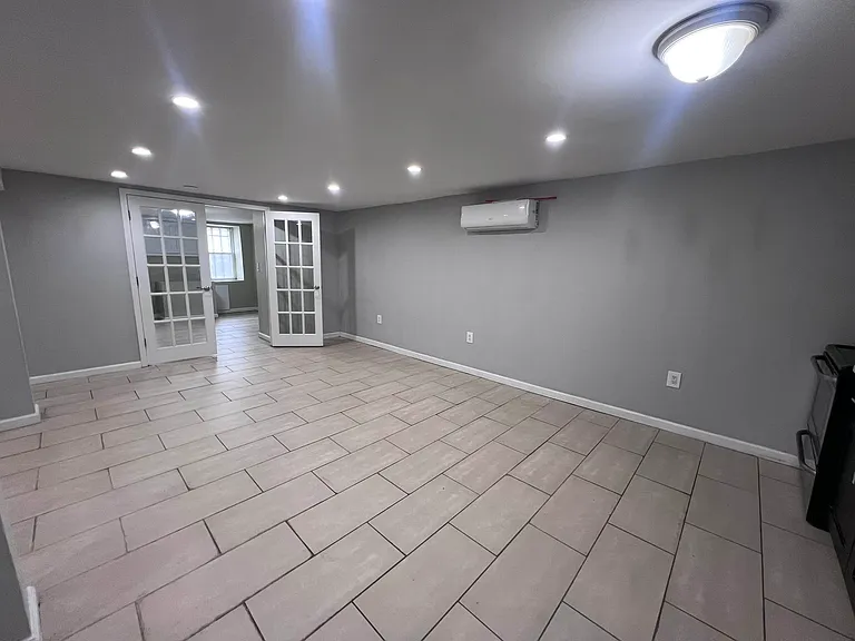 43 Weirfield St #G1 — Photo 3