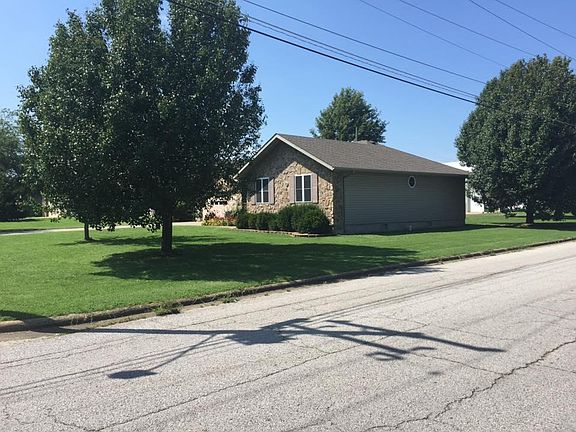 5th image of 503 Birchwood St