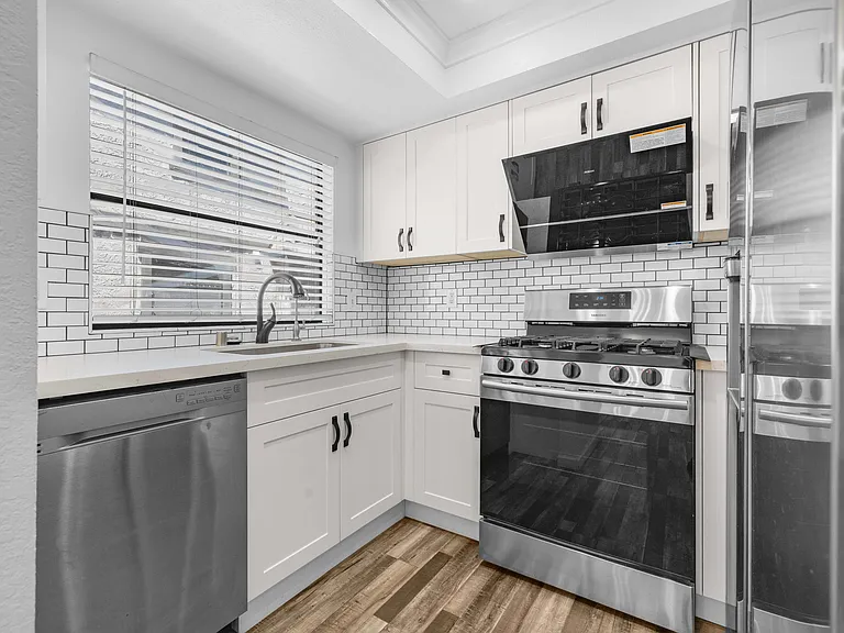 412 N Bushnell Ave #C — Photo 8