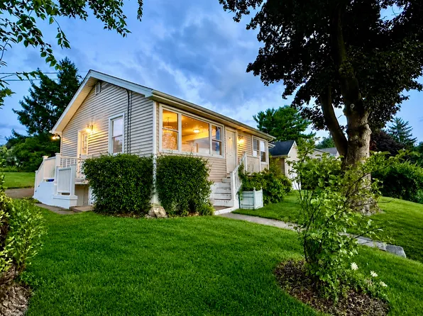 10 Curtis Ave, New Fairfield, CT 06812