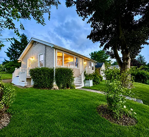 10 Curtis Ave Photo 1