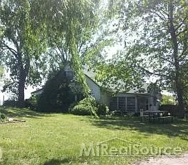 36700 Short St photo 1