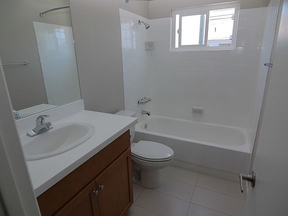 4th image of 4546 Illinois St APT 11