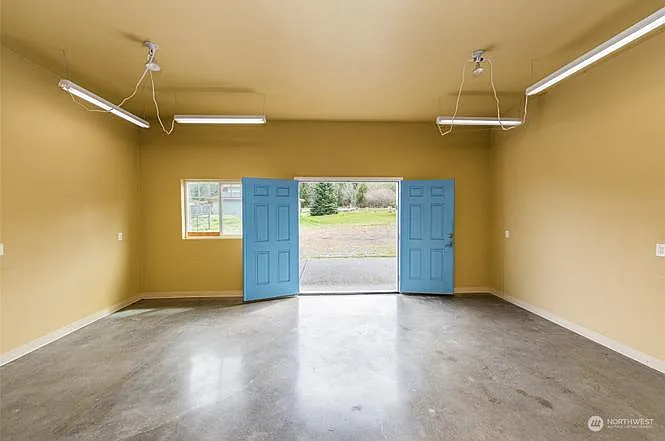 Double door entrance to flex space