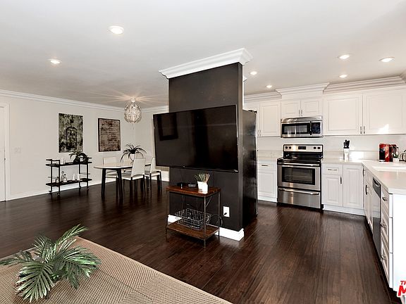 4th image of 5000 S Centinela Ave APT 228