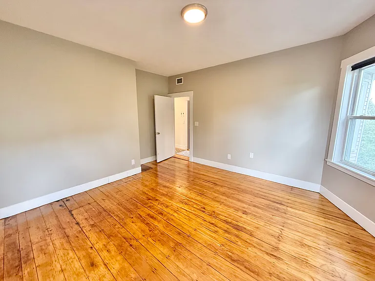 21 Macarthur St #3 — Photo 8