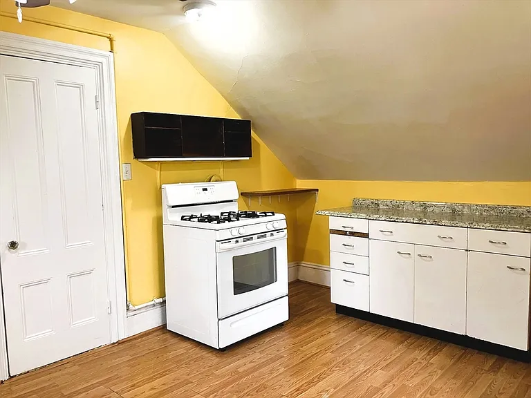 66 Maple St #3 — Photo 8