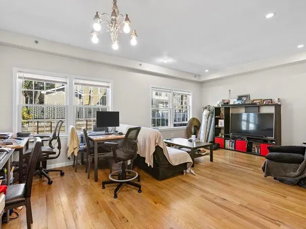 612 12th Street image 7 of 28