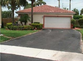 22 Gables Blvd, Weston, FL 33326