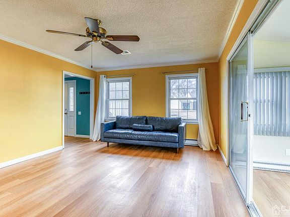 5th image of 142 Putney Ln