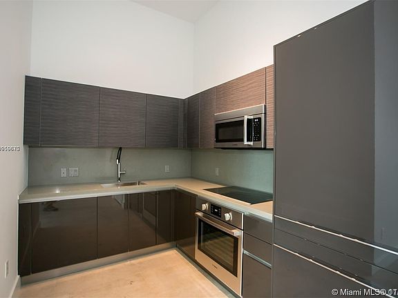 4th image of 1080 Brickell Ave Unit 1107