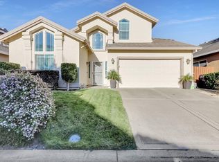 2426 Fallwater Ln, Carmichael, CA 95608