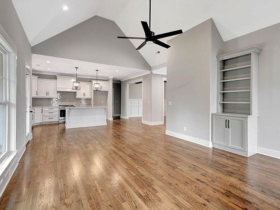 5th image of 225 Quartz Dr #18