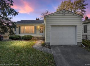 633 Arbor Ave, Monroe, MI 48162