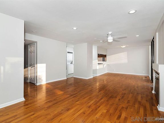 2nd image of 1481 La Playa Ave