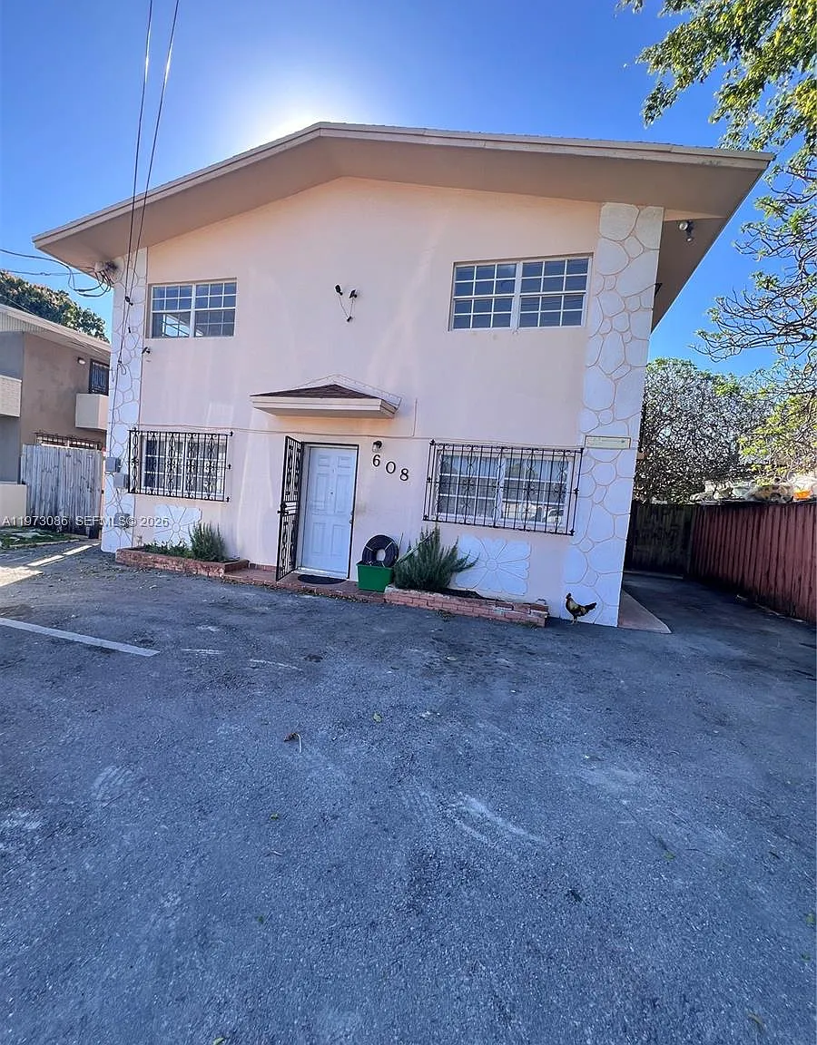 2 bed, 2900 sqft, $2,000 — Photo 2