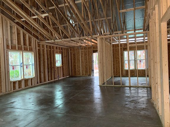 4th image of 4094 Honey Locust Way