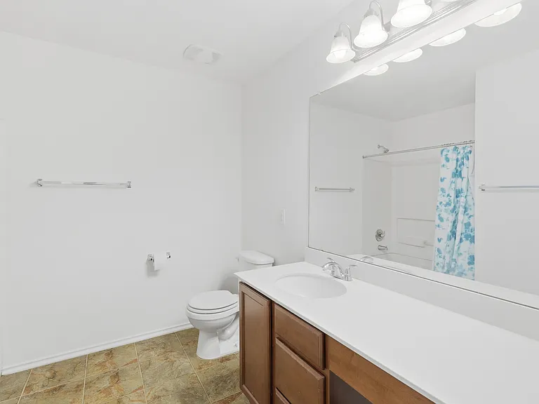 11200 Drumellan St — Photo 19