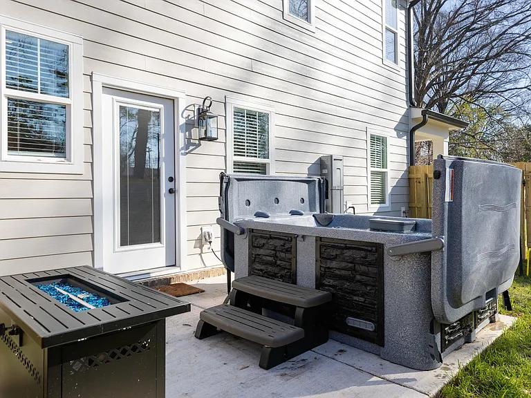 2801 Bancroft St — Photo 34