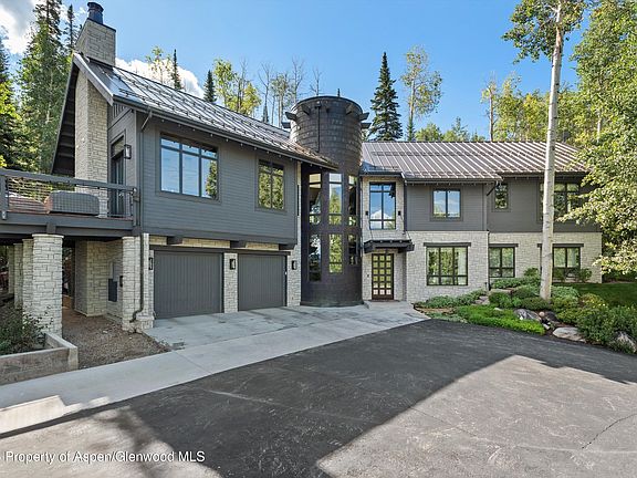 2nd image of 32 Elk Ridge Ln