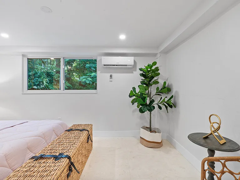 Bougainvillea St — Photo 30
