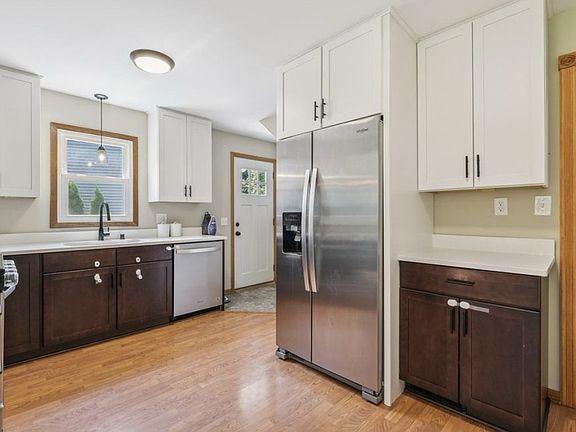4th image of 3035 Brunswick Ave S