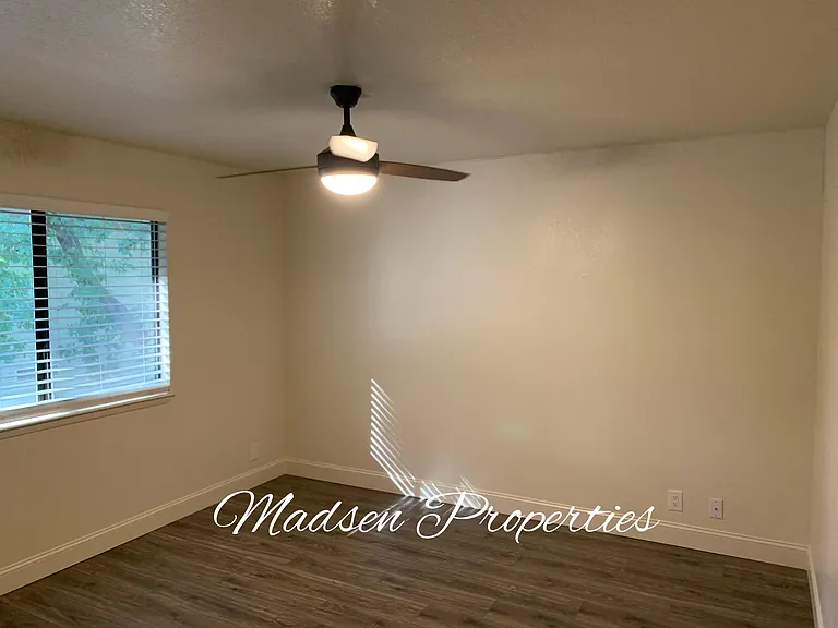 1340 West 4th Street - 4 — Photo 14