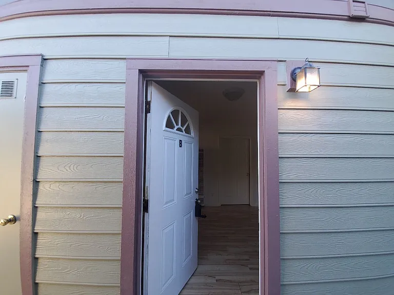 803 California St — Photo 2