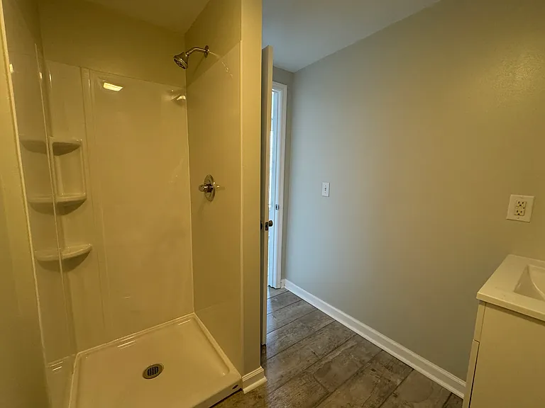 905 Riverside Dr #22 — Photo 3