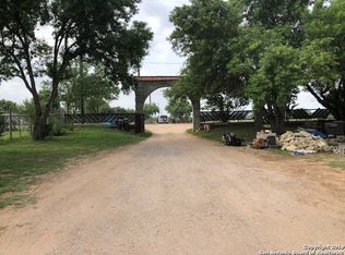 11113 Fowler Rd, Atascosa, TX 78002