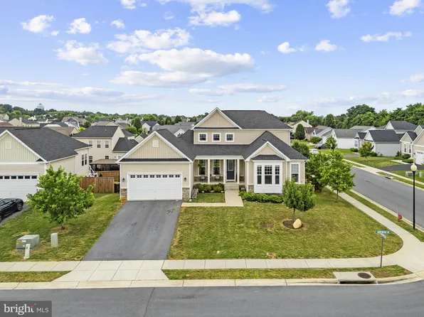 18 Graywood Ln, Charles Town, WV 25414