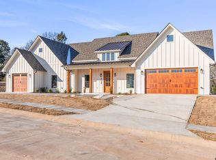 17180 Woodcrest Cir, Lindale, TX 75771