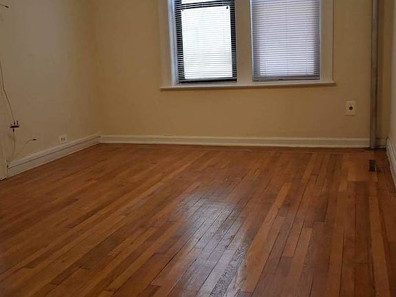 3rd image of 3402 36th Ave APT 1A