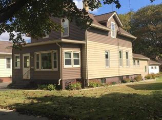 855 N 12th St, Manitowoc, WI 54220